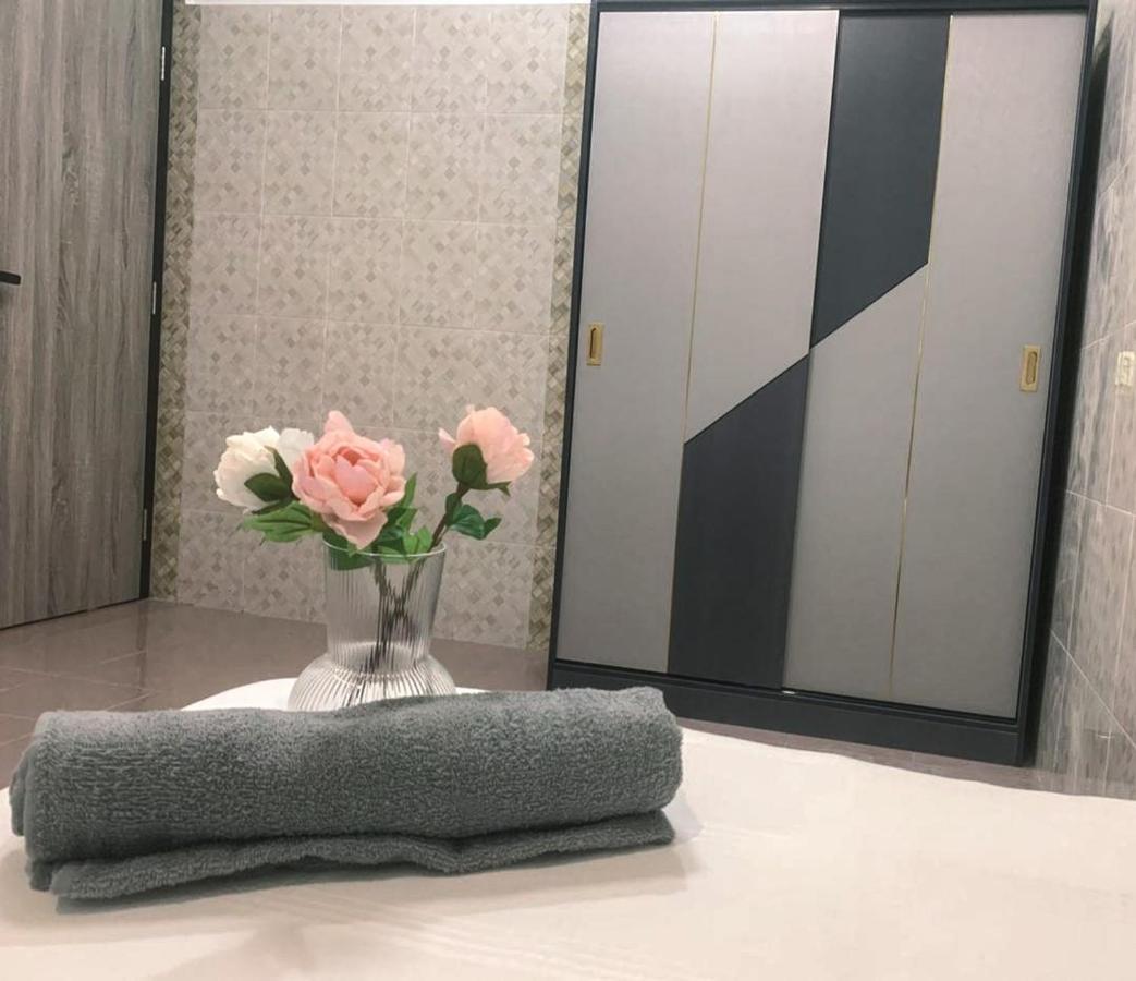 Queen Room Bukit Mertajam Alma Impian Exterior foto